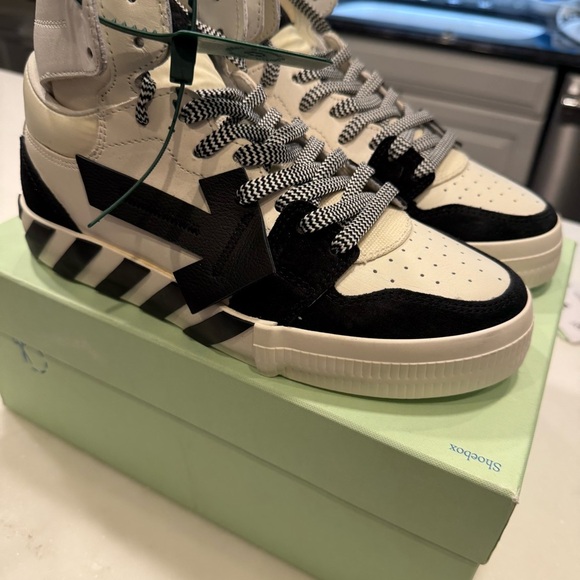 Off-White Vulcanized High Top Floating Arrow iWhite/Black/Red Size US M5/W7 EU38 - Picture 7 of 14